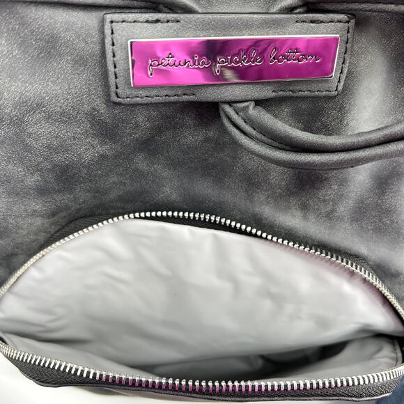 Petunia Pickle Bottom Cinch Bucket Diaper Bag Backpack Gray No Changing Pad - Picture 8 of 10